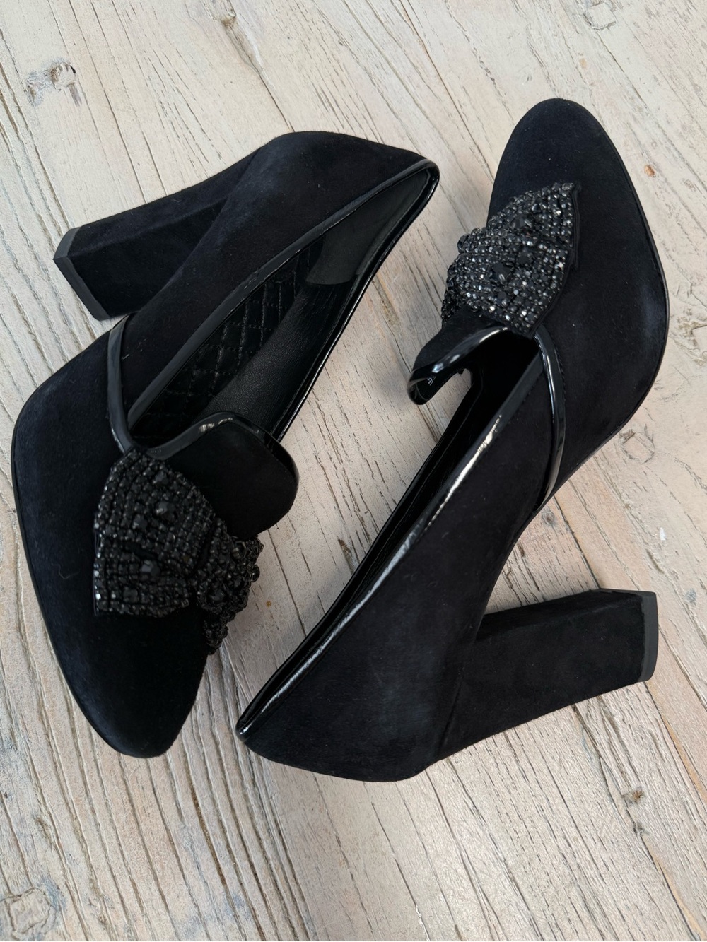 Tory Burch Carissa Embellished Bow Black Suede Pumps Heels 8.5M - Picture 4 of 11